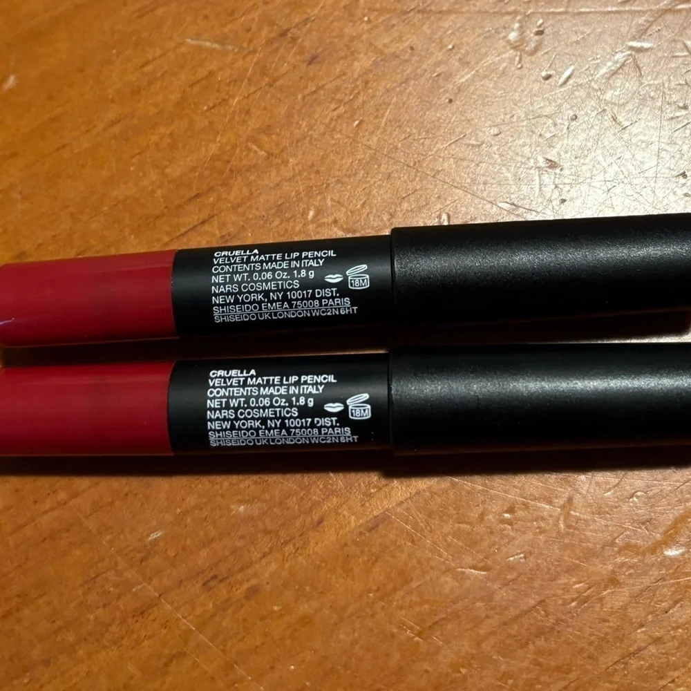 2 NARS Velvet Matte Lip Pencils Cruella